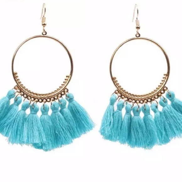NEW!💙💎BEAUTIFUL PALE AQUA BLUE TASSEL HOOPS!💎💙 - Picture 4 of 6